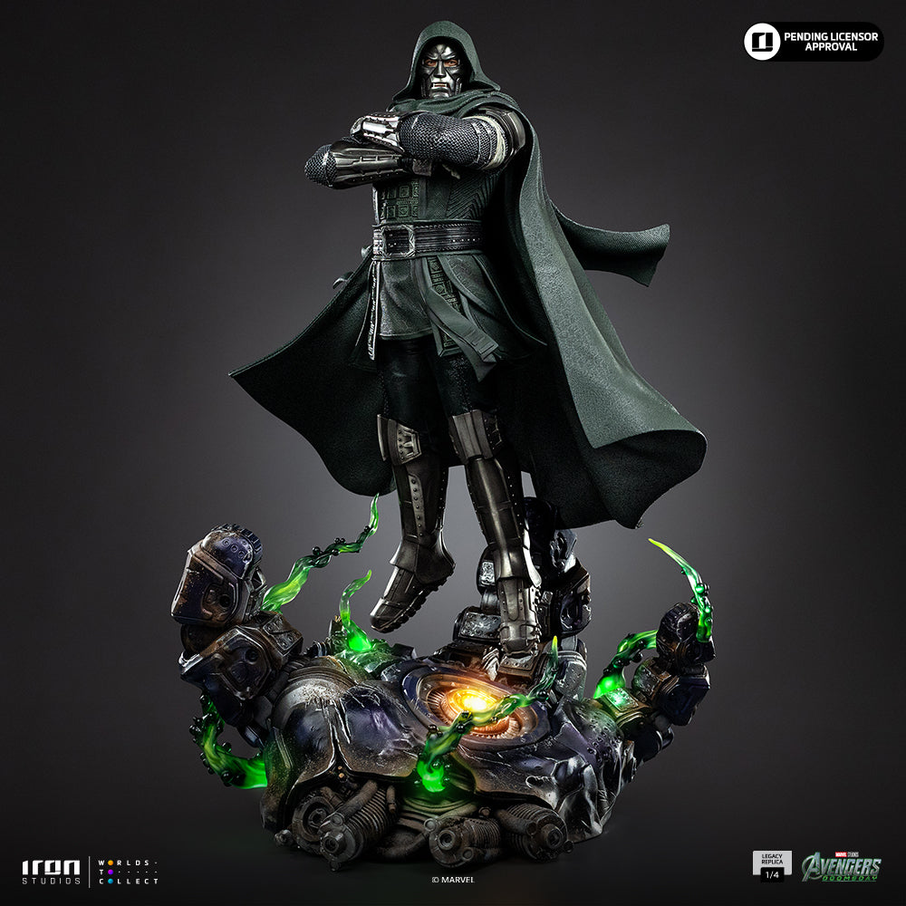 Hooded Armoured Villain - 1/4 Scale Collectible Statue