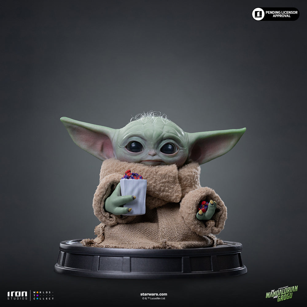 Small Green Alien Popcorn Time Statue