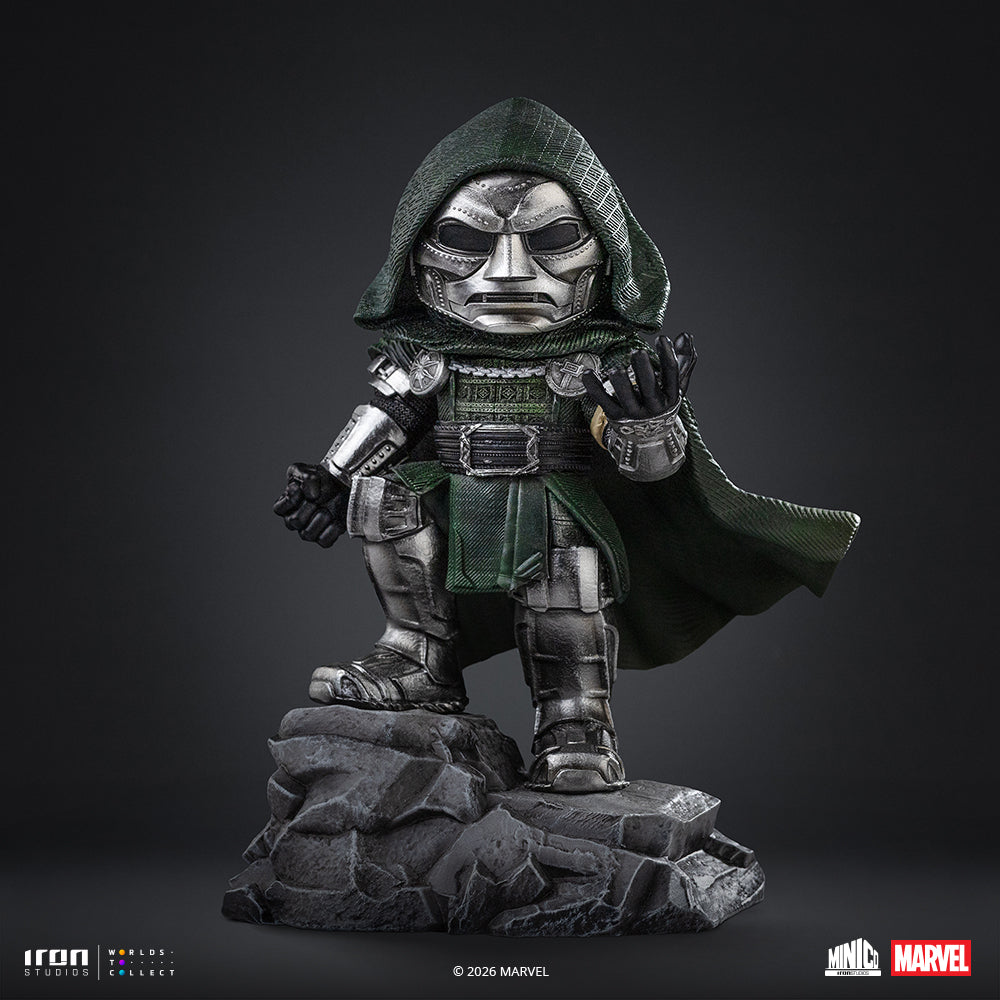 Hooded Armoured Villain - Mini Collectible Statue