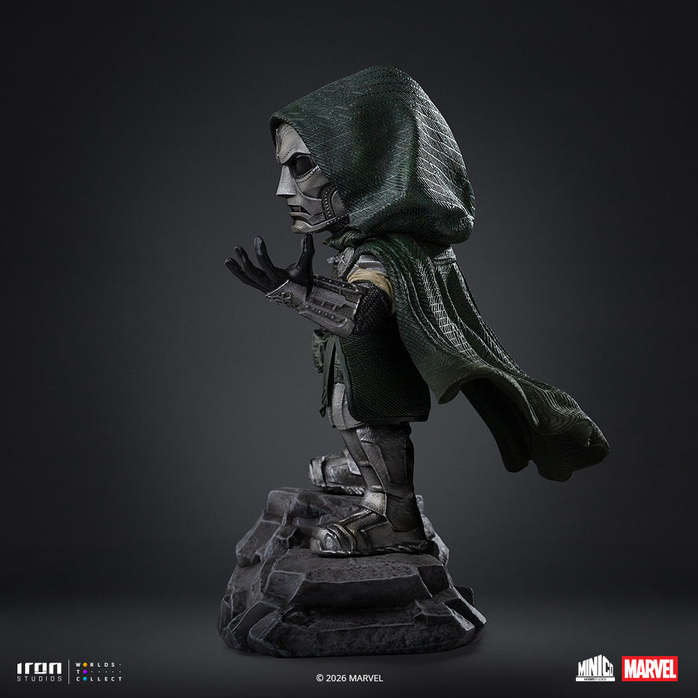 Hooded Armoured Villain - Mini Collectible Statue