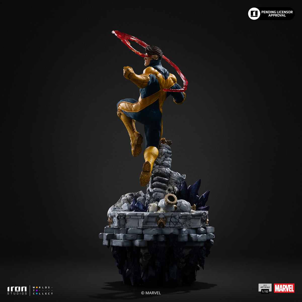 Visor-Wearing Hero Deluxe Gemstone Gauntlet Diorama Scale 1/10 Statue