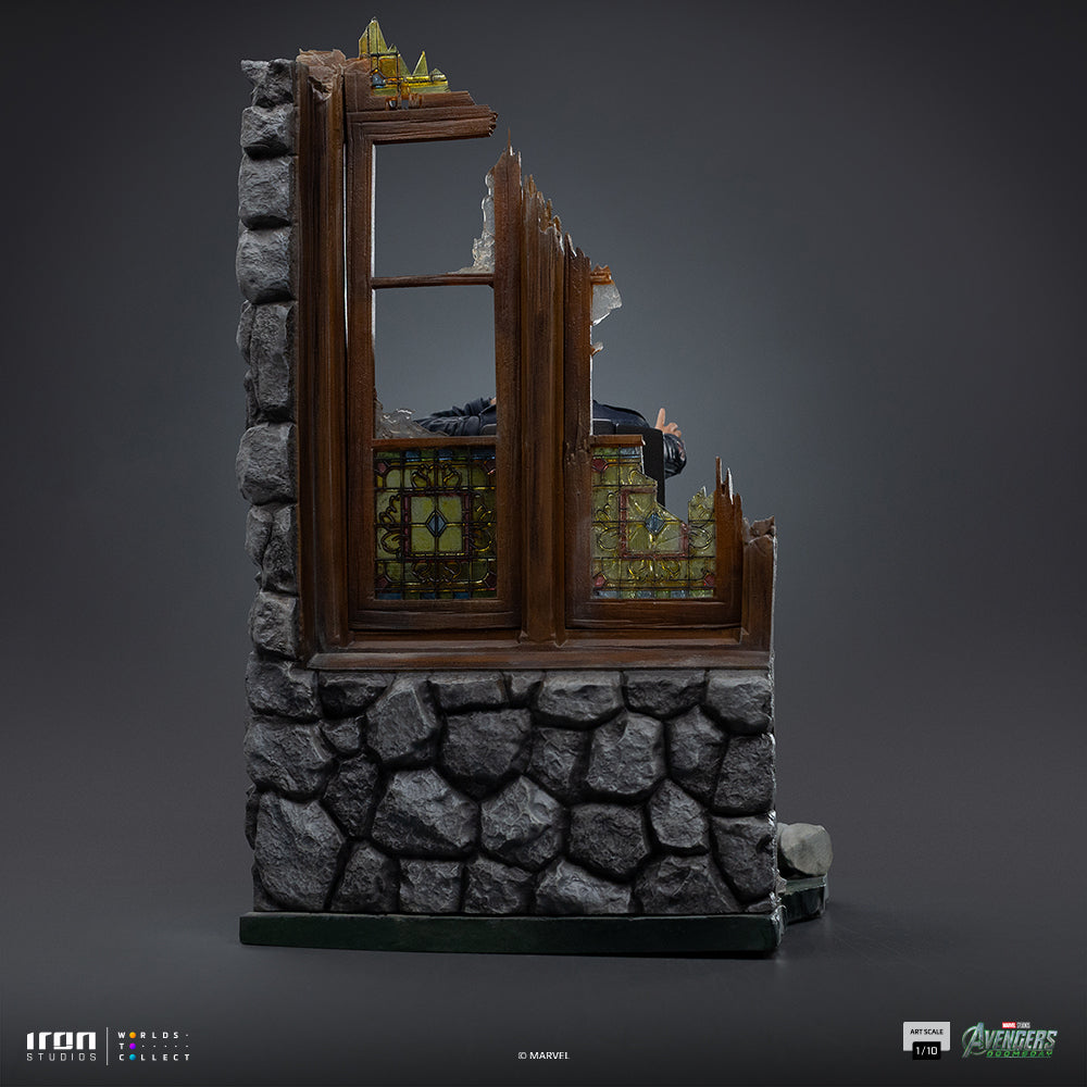 Seated Telepathic Hero - Scale 1/10 Collectible Statue