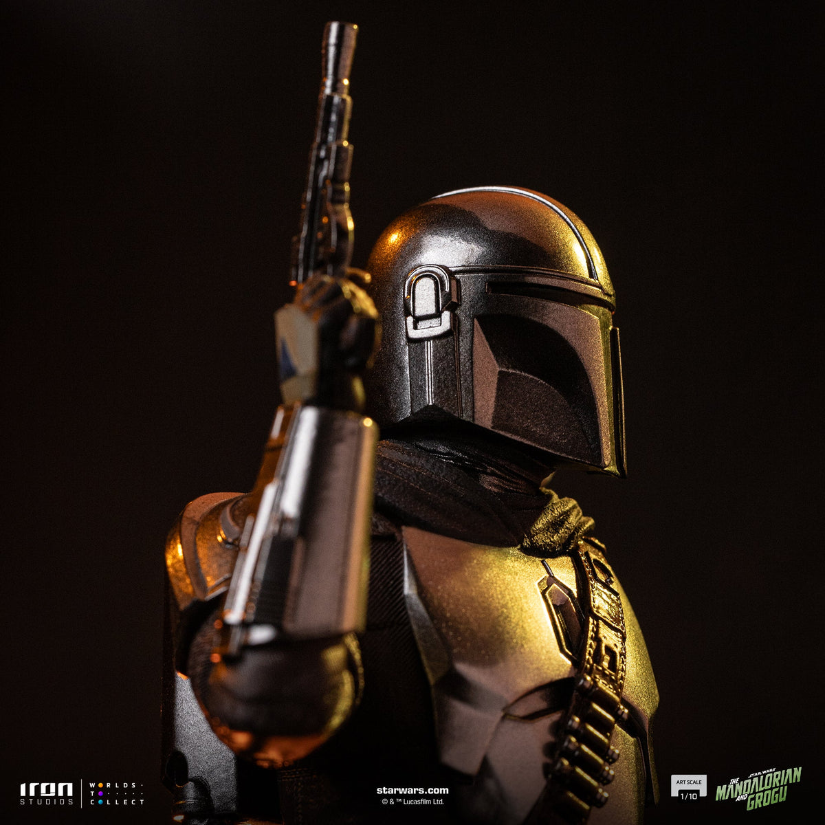 Armoured Bounty Hunter and Small Green Alien Scale 1/10 Statue