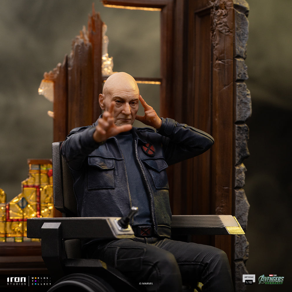 Seated Telepathic Hero - Scale 1/10 Collectible Statue