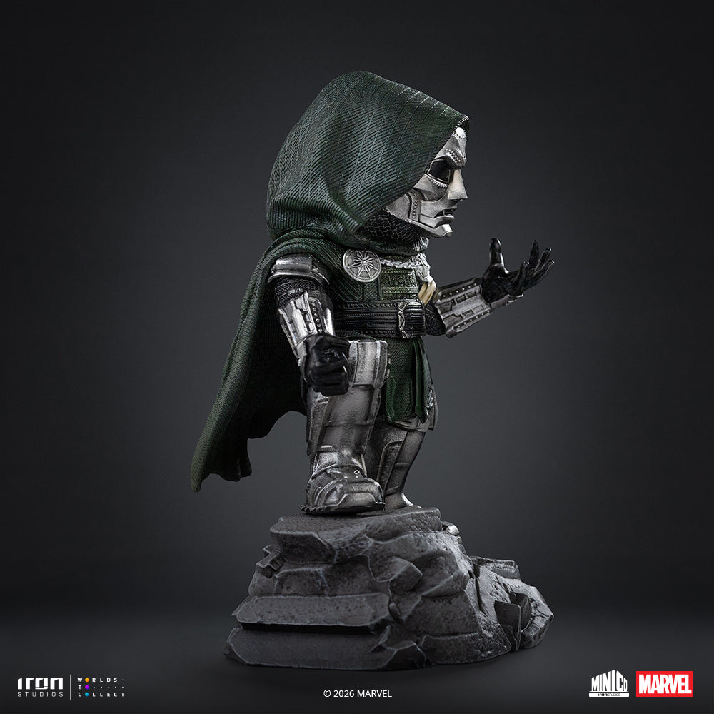 Hooded Armoured Villain - Mini Collectible Statue