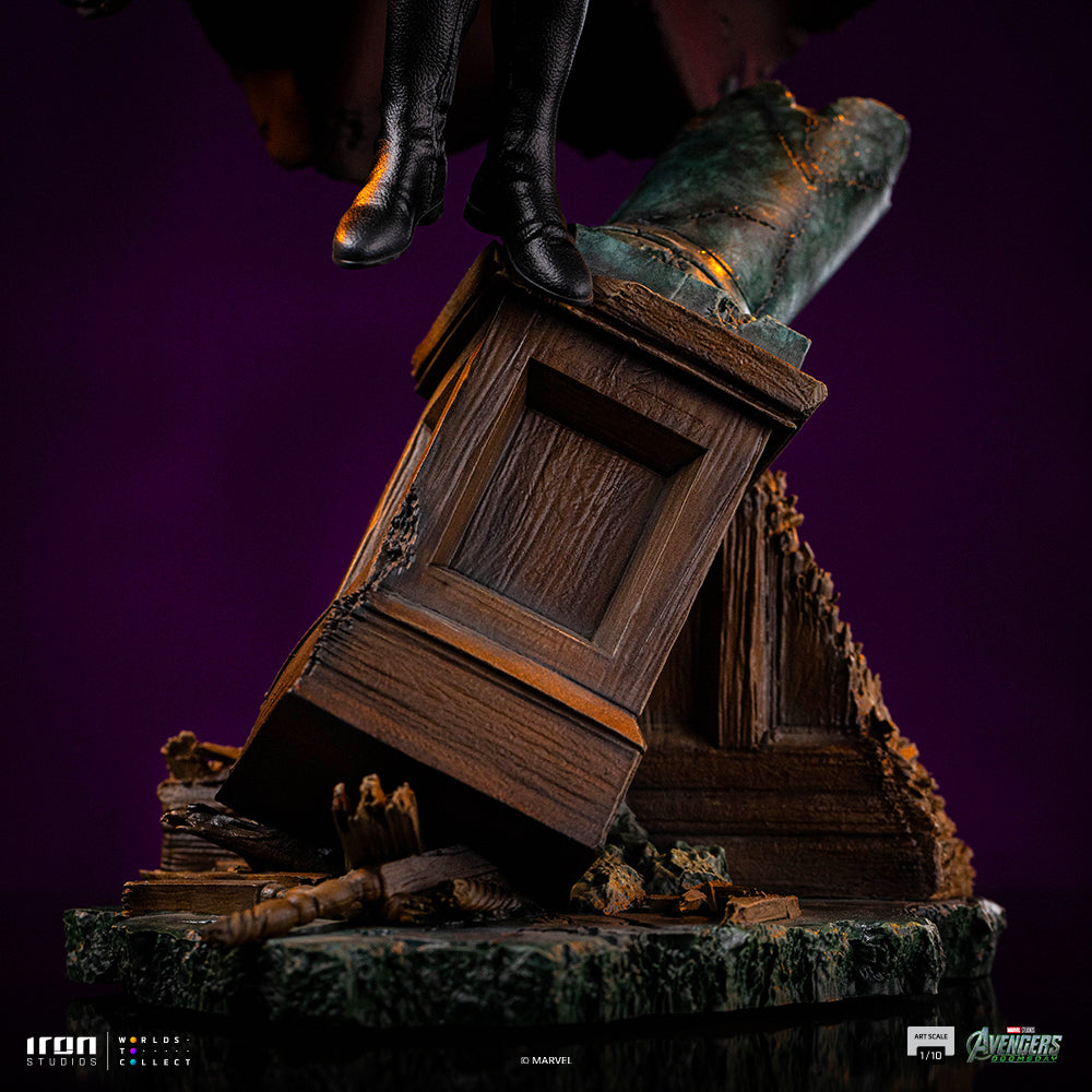 Helmeted Magnetic Villain - Scale 1/10 Collectible Statue