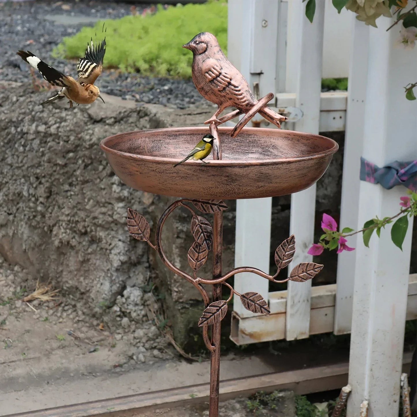 Outdoor Garden Bird Bath with Decorative Bowl & Ground Stake