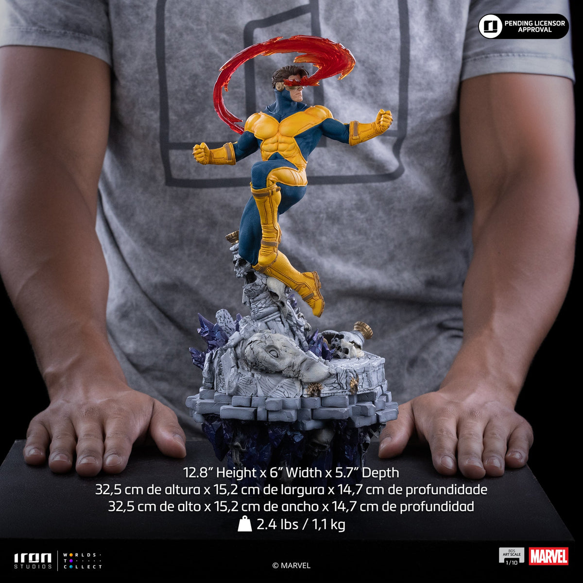 Visor-Wearing Hero Deluxe Gemstone Gauntlet Diorama Scale 1/10 Statue