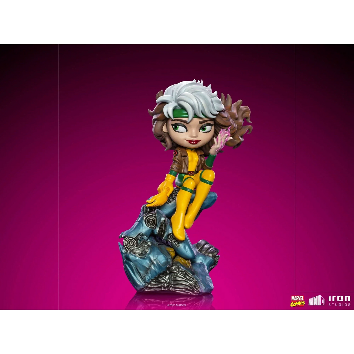 Green-Suited Heroine Mini Statue