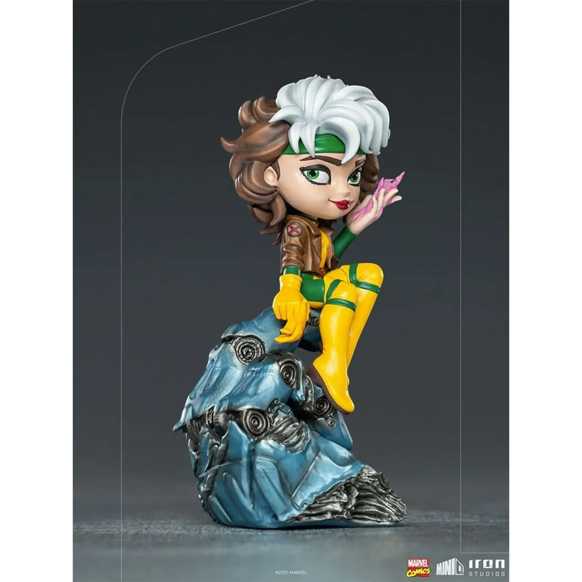 Green-Suited Heroine Mini Statue