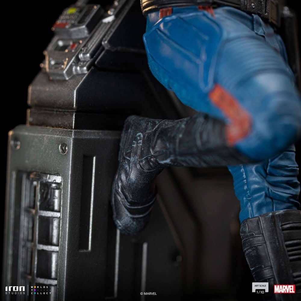 Space Adventurer - Scale 1/10 Statue