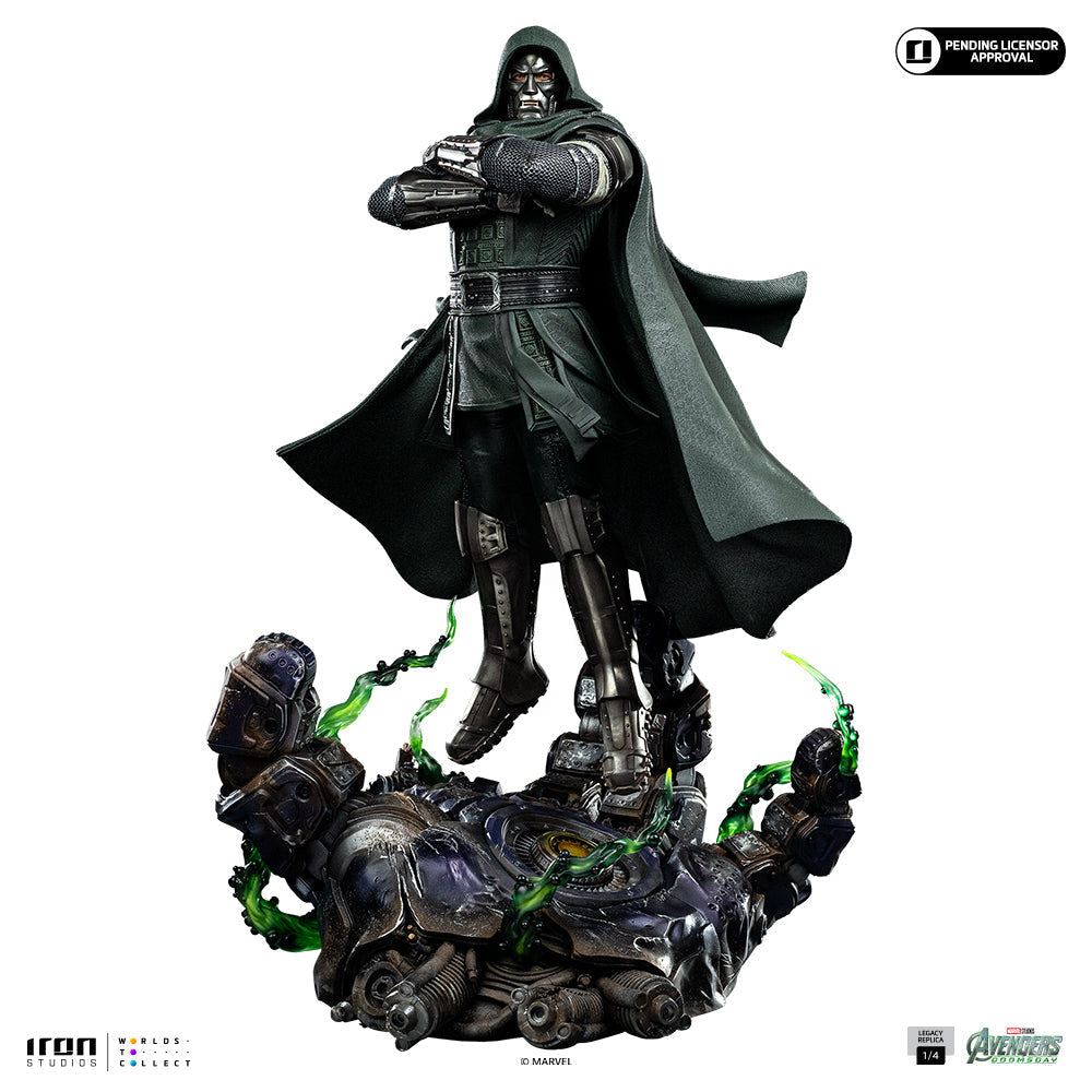 Hooded Armoured Villain - 1/4 Scale Collectible Statue