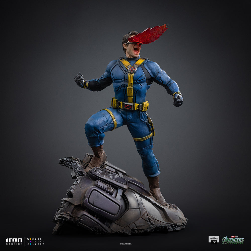Visor-Wearing Hero - Scale 1/10 Collectible Statue