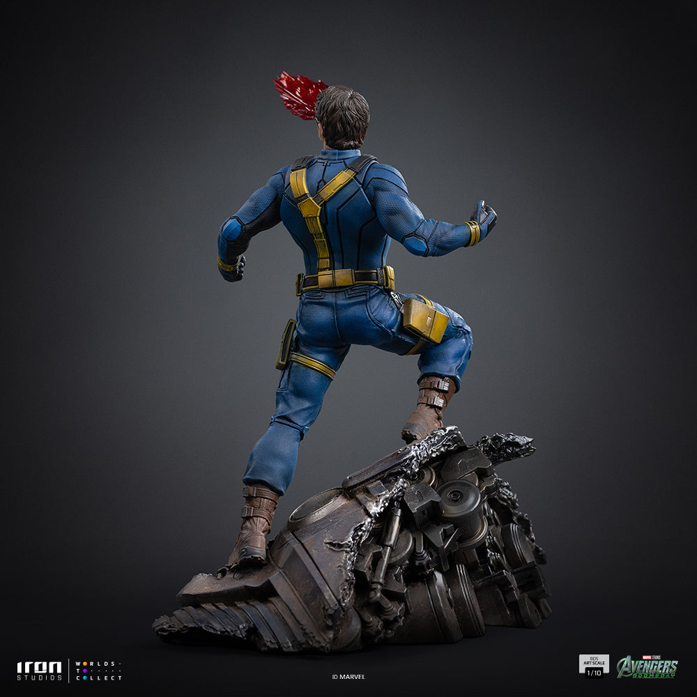Visor-Wearing Hero - Scale 1/10 Collectible Statue