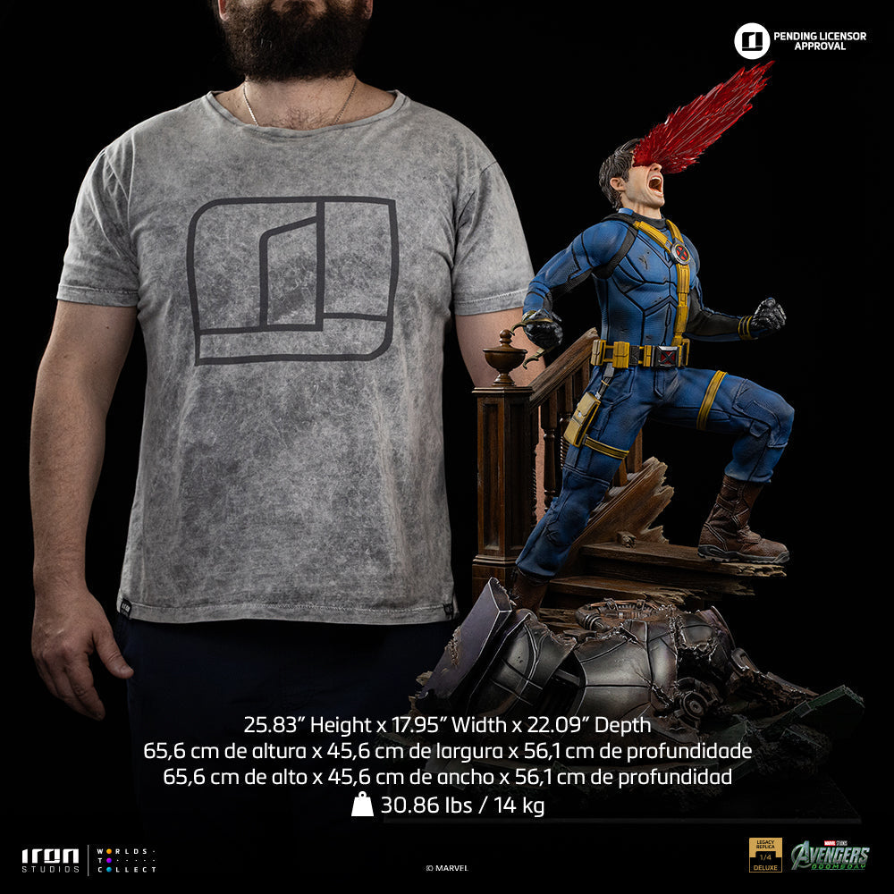Visor-Wearing Hero Deluxe Version - 1/4 Scale Collectible Statue