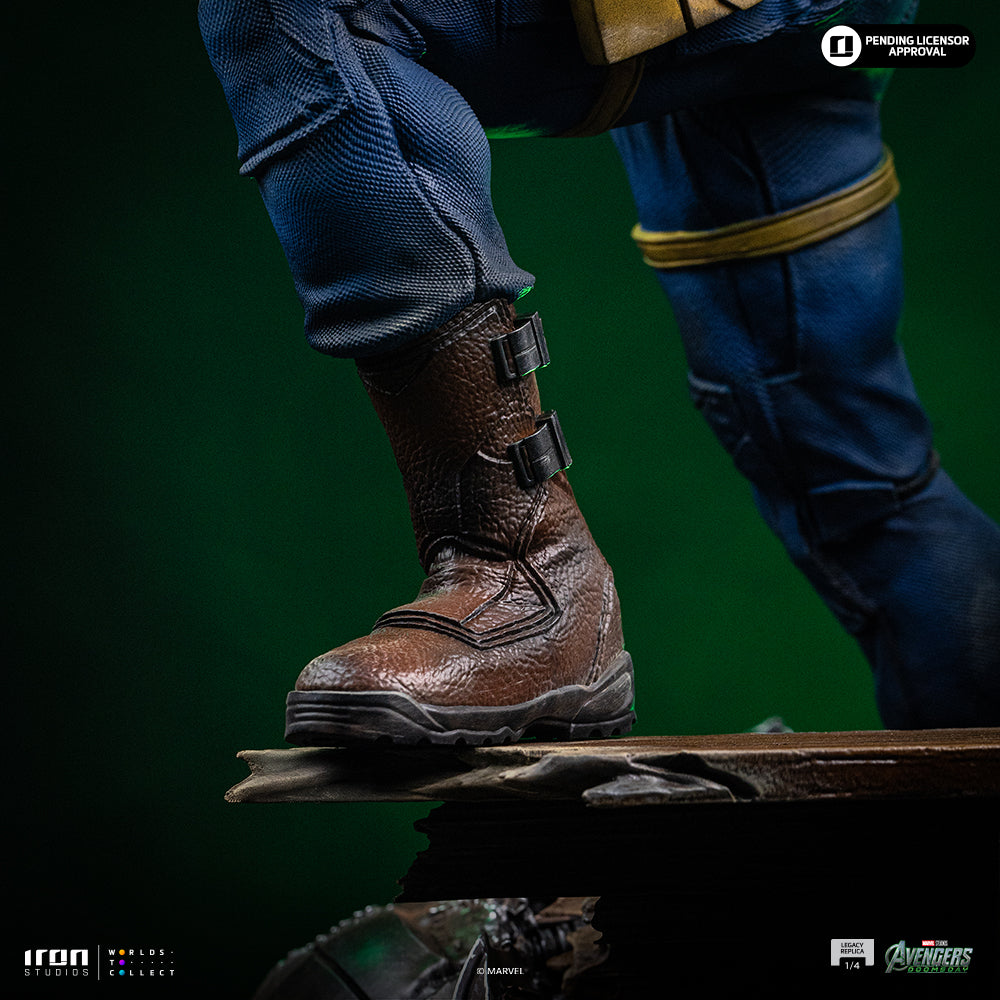 Visor-Wearing Hero Regular Version - 1/4 Scale Collectible Statue