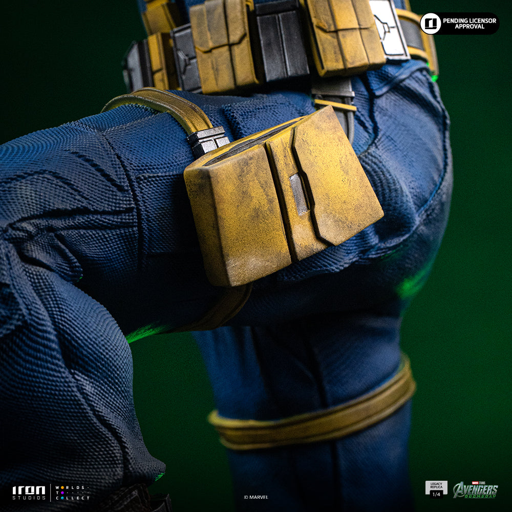 Visor-Wearing Hero Regular Version - 1/4 Scale Collectible Statue