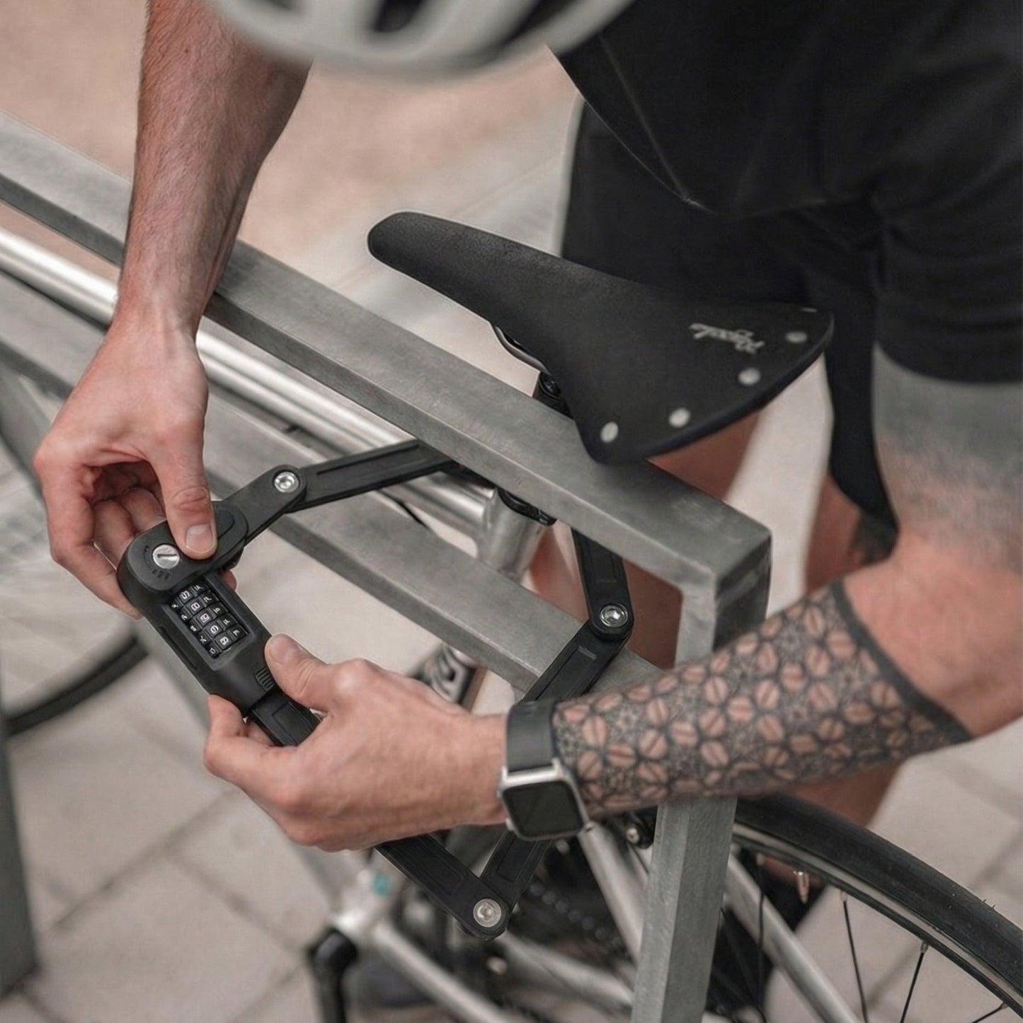 Heavy-Duty Folding Bike Lock – 4-Digit Combination & Frame Mount
